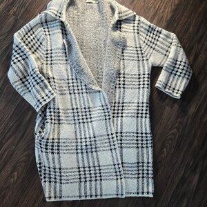 2BELLA Fuzzy Midi Length White & Black Plaid Cardigan Sweater w/ Pockets SIZE S